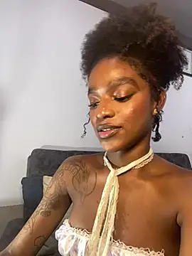 Snapshot of Zizi-campbel chatting on 13, 3, 2025 Zizi-campbel online show from 13, 3, 2025