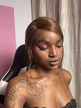 Snapshot of Zizi-campbel chatting on 18, 9, 2025 Zizi-campbel online show from 18, 9, 2025