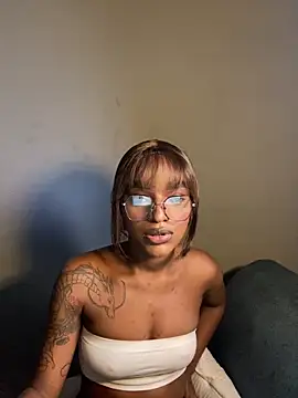 Zizi-campbel online show from 3, 2, 2026