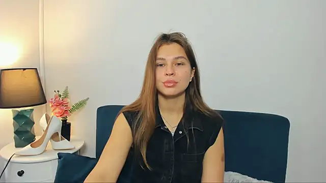 Snapshot of CamilaAmazing chatting on 18, 9, 2025 CamilaAmazing online show from 18, 9, 2025