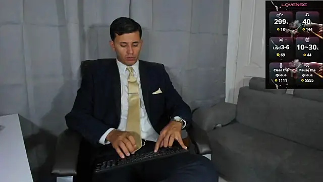 Hideintheoffice online show from 4, 10, 2025