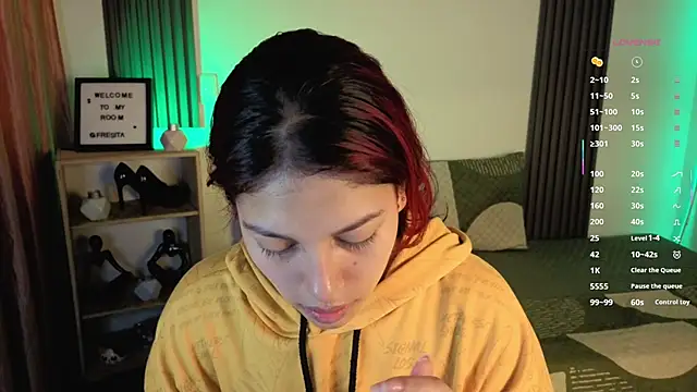 Fresita Rosita online show from 24, 9, 2025