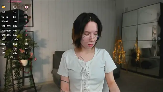 lilithlunna online show from 9, 1, 2025