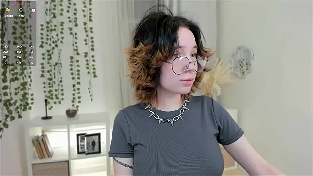 lilithlunna online show from 14, 1, 2025