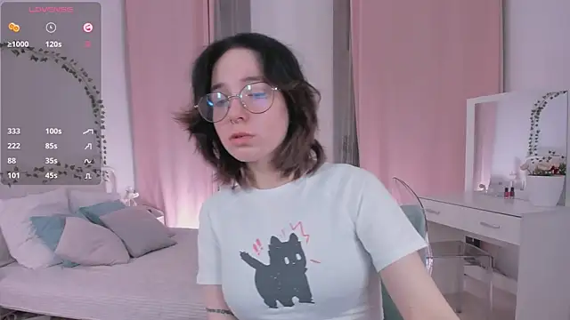 lilithlunna online show from 27, 2, 2025