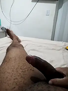 lucasquirao1234 online show from 17, 11, 2025