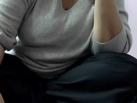 Snapshot of Housewife12 chatting on 27, 12, 2024 Housewife12 online show from 27, 12, 2024