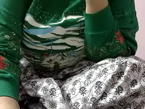 Snapshot of Housewife12 chatting on 29, 12, 2024 Housewife12 online show from 29, 12, 2024