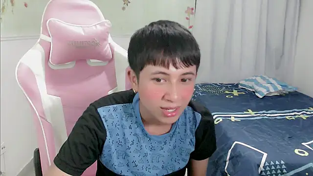 Snapshot of didier_king_ chatting on 3, 2, 2025 didier king online show from 3, 2, 2025