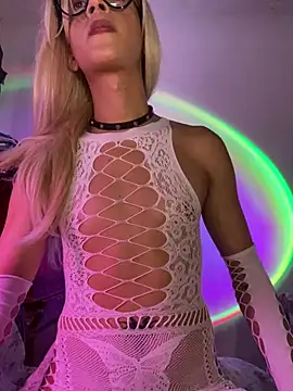 thalia dyson online show from 2, 3, 2025