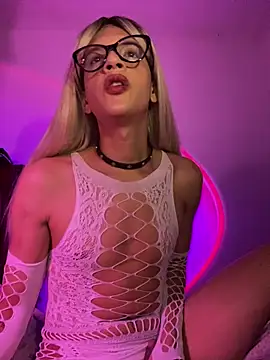 thalia dyson online show from 6, 3, 2025