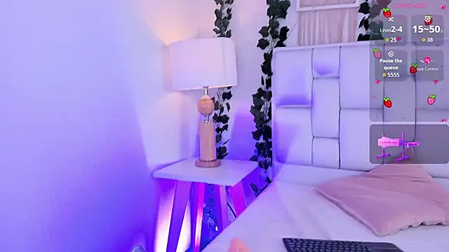 Snapshot of Miaa_gh1 chatting on 8, 11, 2025 Miaa gh1 online show from 8, 11, 2025