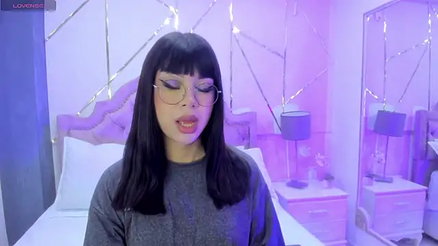 RoseCassie online show from 11, 1, 2025