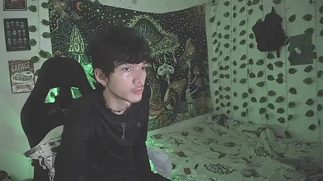 Snapshot of skinny_dann chatting on 16, 4, 2026 skinny dann online show from 16, 4, 2026