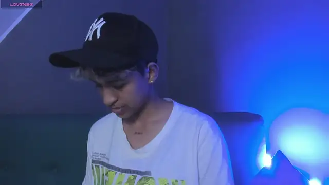 Dominick jones online show from 3, 3, 2025