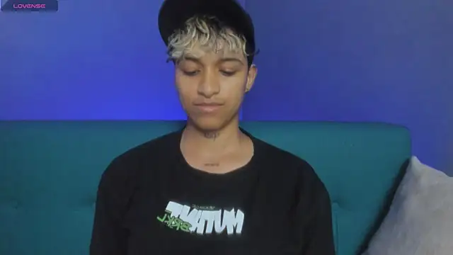 Dominick jones online show from 5, 3, 2025