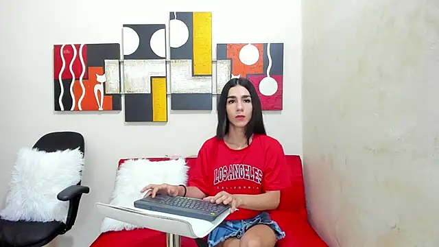 Mariana 16  online show from 13, 2, 2025
