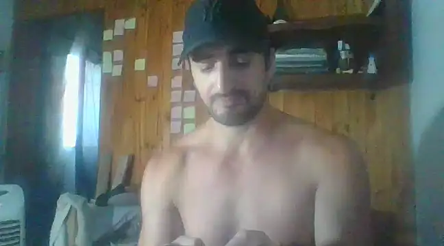 Snapshot of italianbighorse22 chatting on 1, 1, 2025 italianbighorse22 online show from 1, 1, 2025