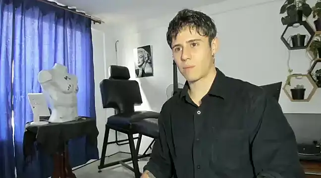 Antonello Vannucci online show from 5, 3, 2025