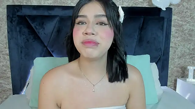 Lily Woodz online show from 12, 9, 2025