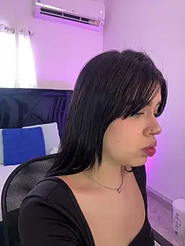 Lily Woodz online show from 12, 5, 2026