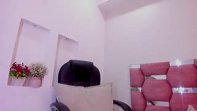 celeste smmith  online show from 13, 9, 2025