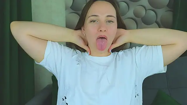 Cute smile sharon online show from 19, 9, 2025