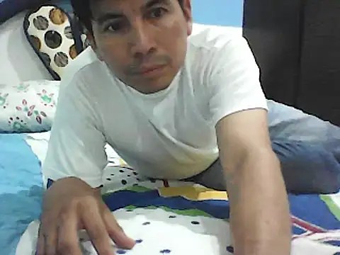 Snapshot of bisexual0007 chatting on 2, 1, 2025 bisexual0007 online show from 2, 1, 2025