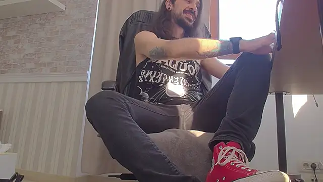 Snapshot of AxelColton chatting on 19, 10, 2025 AxelColton online show from 19, 10, 2025