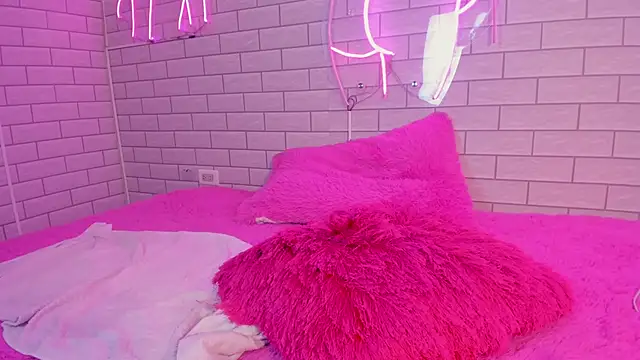Lily Martinez online show from 25, 12, 2024