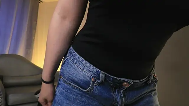 Daisha Riley online show from 11, 5, 2026