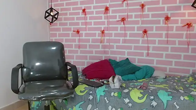 dani-lue online show from 23, 2, 2025