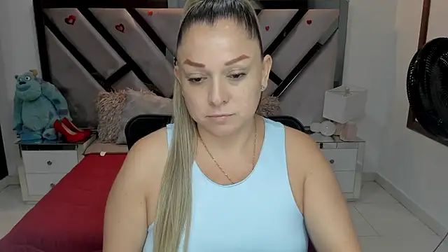 Snapshot of natalia5560 chatting on 21, 10, 2025 natalia5560 online show from 21, 10, 2025