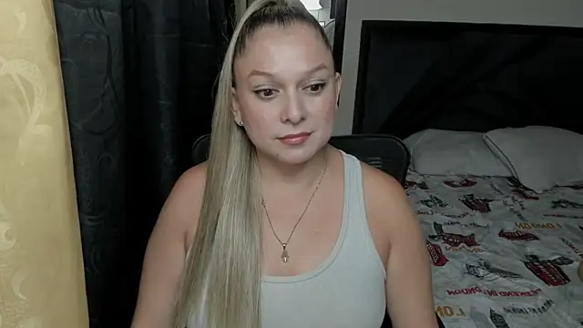 Snapshot of natalia5560 chatting on 7, 4, 2026 natalia5560 online show from 7, 4, 2026