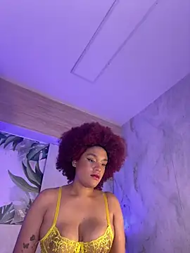 Snapshot of loladupont chatting on 4, 6, 2026 loladupont online show from 4, 6, 2026