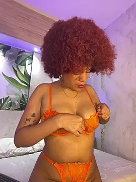 Snapshot of loladupont chatting on 6, 6, 2026 loladupont online show from 6, 6, 2026