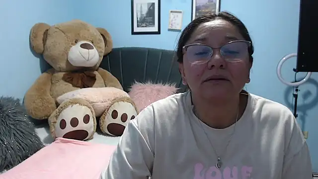 AngelRouss online show from 8, 4, 2026