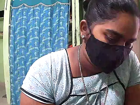 Snapshot of telugu_indhu_0001 chatting on 25, 11, 2025 telugu indhu 0001 online show from 25, 11, 2025