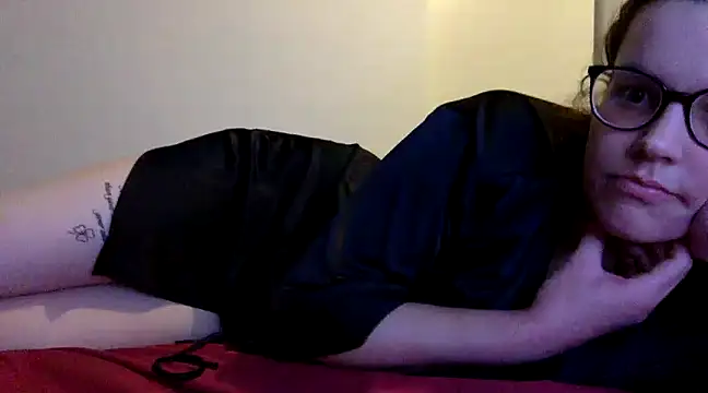 Snapshot of LolaGuess chatting on 9, 2, 2025 LolaGuess online show from 9, 2, 2025