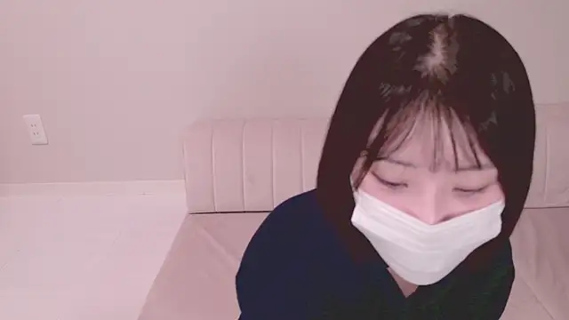 UYU man online show from 2, 2, 2025