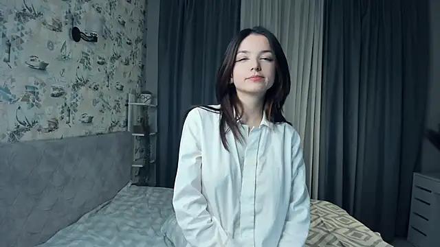 LilianGrindle online show from 10, 1, 2025