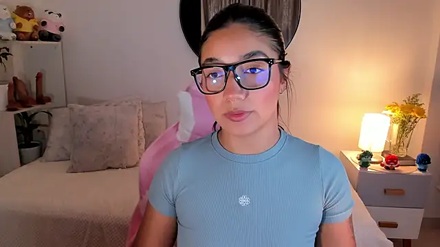 martina roldam online show from 23, 3, 2025