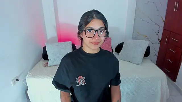martina roldam online show from 4, 5, 2026