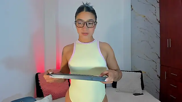martina roldam online show from 13, 6, 2026