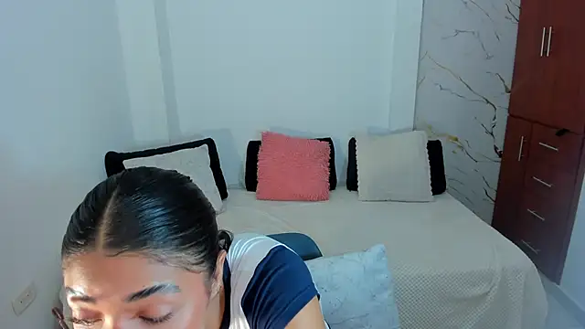 martina roldam online show from 27, 6, 2026