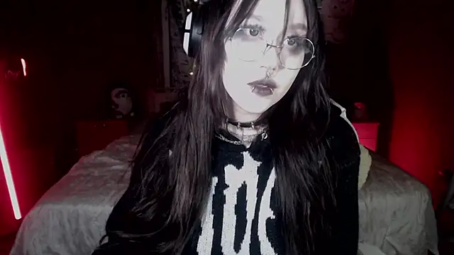 Snapshot of chloe_crystall_killer chatting on 9, 10, 2025 chloe crystall killer online show from 9, 10, 2025