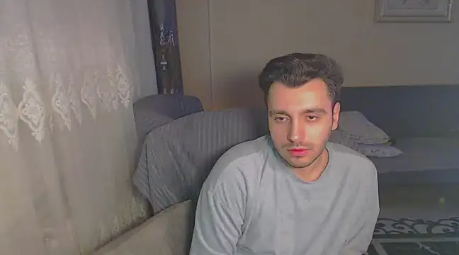 handsomeee04 online show from 29, 1, 2025