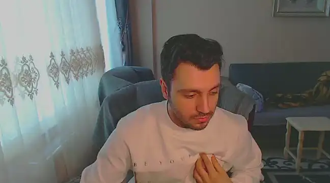 handsomeee04 online show from 4, 2, 2025