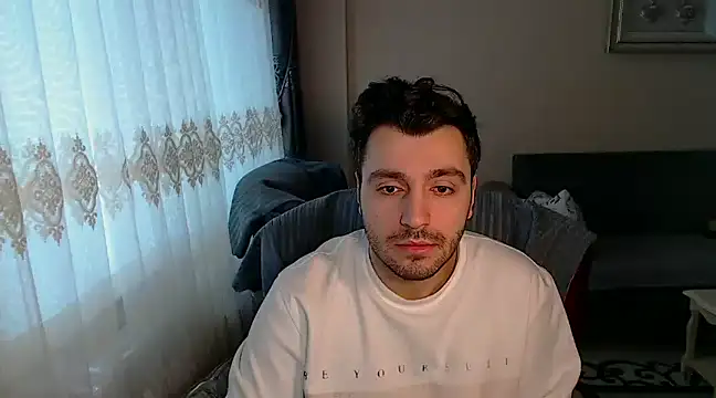 handsomeee04 online show from 8, 2, 2025