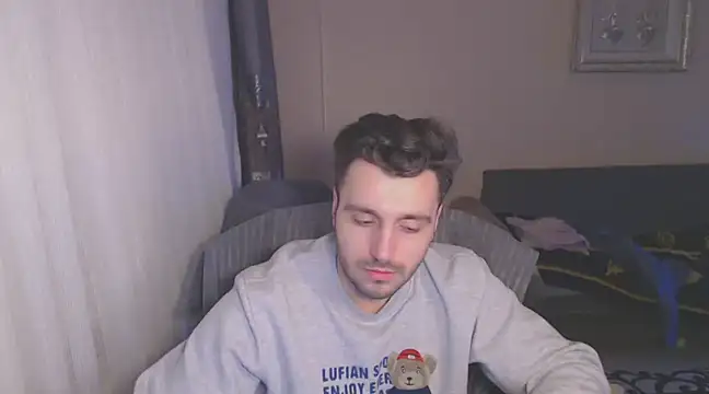 handsomeee04 online show from 9, 3, 2025